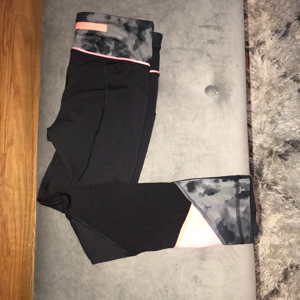 Camp cropped lululemon pants with pink trim